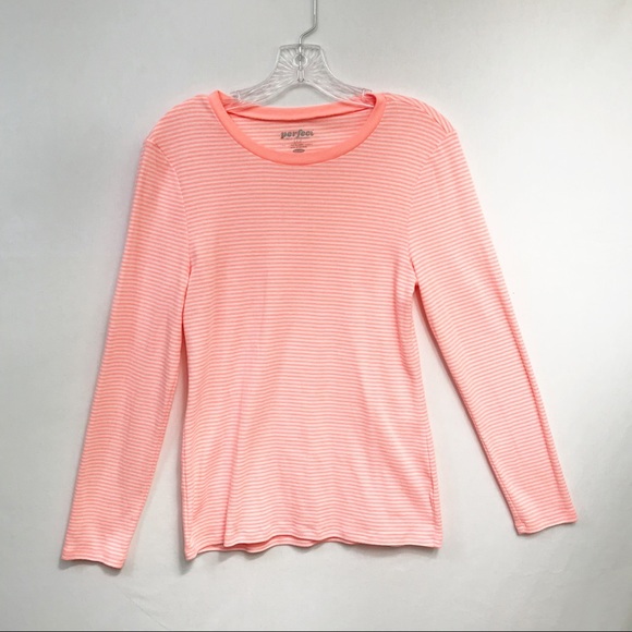 Old Navy Tops - Old Navy • Women’s Long Sleeve Perfect Fit Tee L